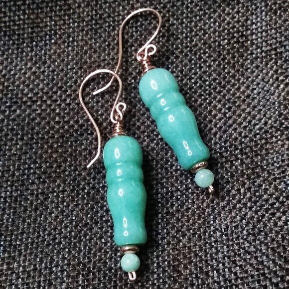 Exquisite & Stunning! Green Agate & Copper Hammered Earwires - OOAK EARCANDY!!! - Picture 5 of 9